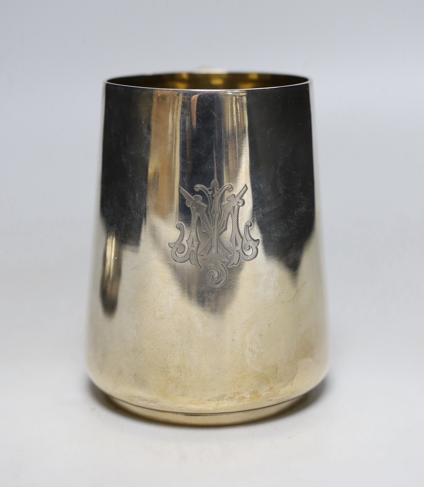 A Victorian silver mug, John Newton Mappin, Sheffield, 1877, height 11.2cm and a later silver waiter, with engraved inscription, 13.8oz.